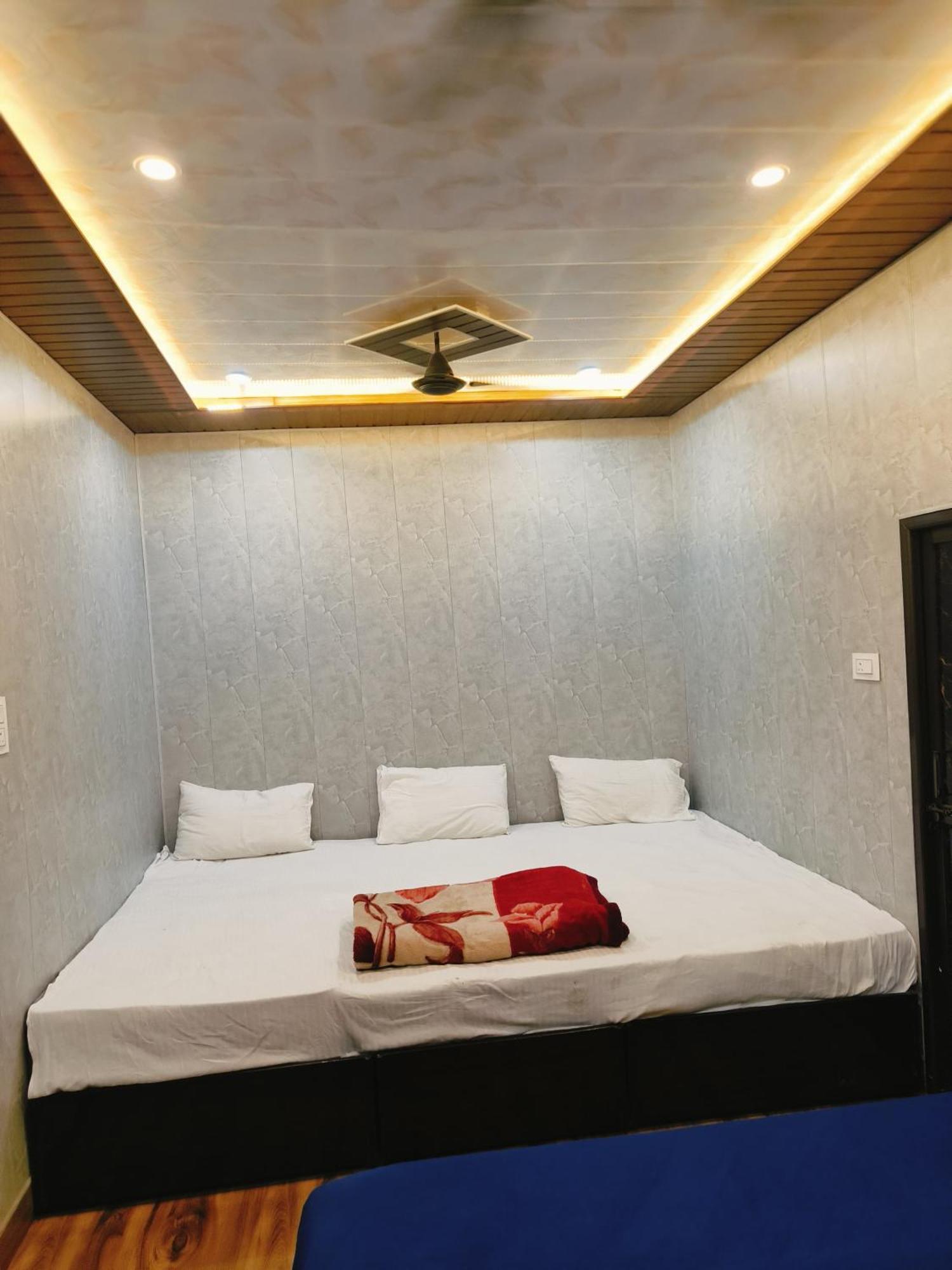 Namo Guest House Only For Indians Varanasi Dış mekan fotoğraf